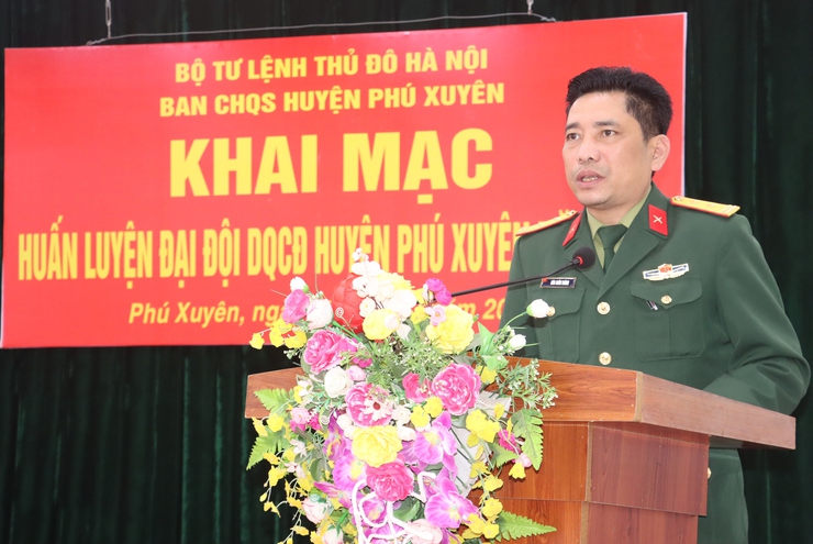 Khai mạc huấn luyện Đại đội dân quân cơ động huyện Phú Xuyên năm 2025- Ảnh 3.