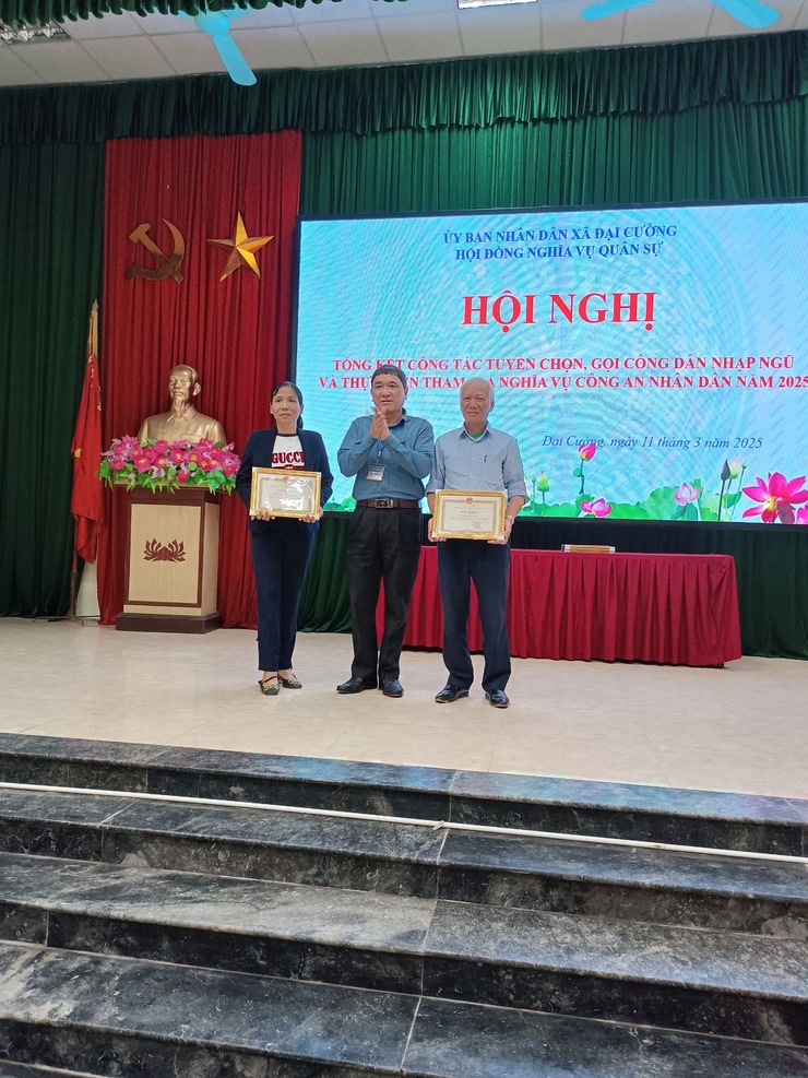 XÃ ĐẠI CƯỜNG TỔNG KẾT CÔNG TÁC TUYỂN CHỌN, GỌI CÔNG DÂN NHẬP NGŨ VÀ THAM GIA NGHĨA VỤ CÔNG AN NĂM 2025- Ảnh 5.