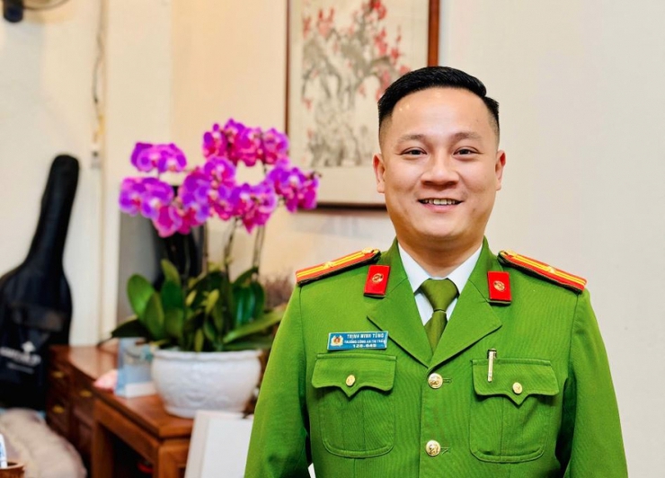 Thiếu tá Trịnh Minh Tùng: Gương mặt thanh niên Công an Thủ đô xuất sắc, tiêu biểu năm 2024- Ảnh 1.