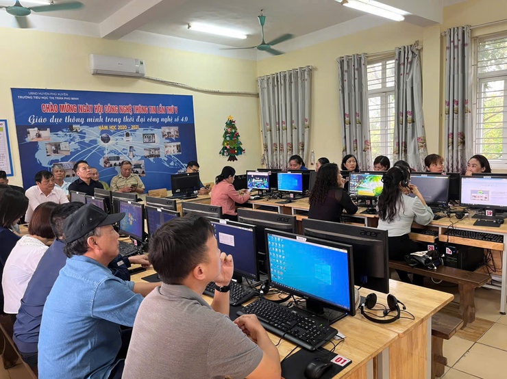 Huyện Phú Xuyên tổ chức tập huấn về chuyển đổi số, ứng dụng CNTT, công nghệ AI trong giải quyết công việc- Ảnh 3.