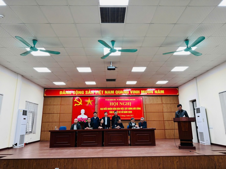 Phường Lĩnh Nam tổ chức Hội nghị Đại biểu nhân dân bàn việc xây dựng đời sống văn hóa ở cơ sở năm 2025

- Ảnh 2.