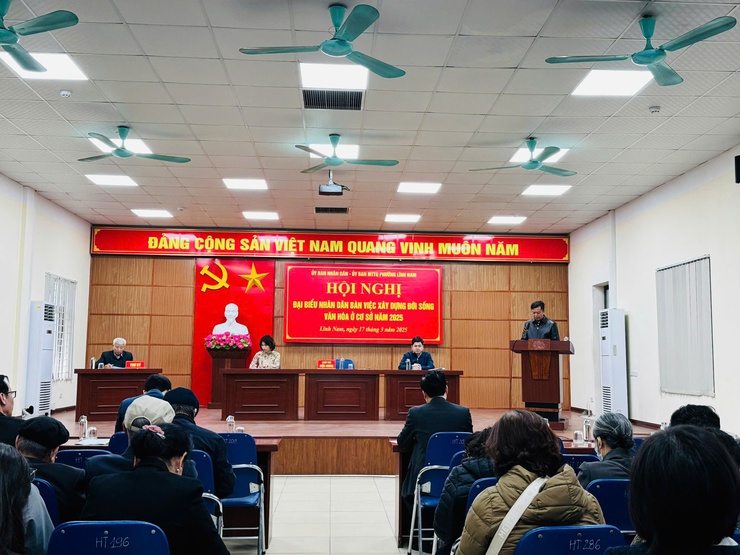 Phường Lĩnh Nam tổ chức Hội nghị Đại biểu nhân dân bàn việc xây dựng đời sống văn hóa ở cơ sở năm 2025

- Ảnh 1.