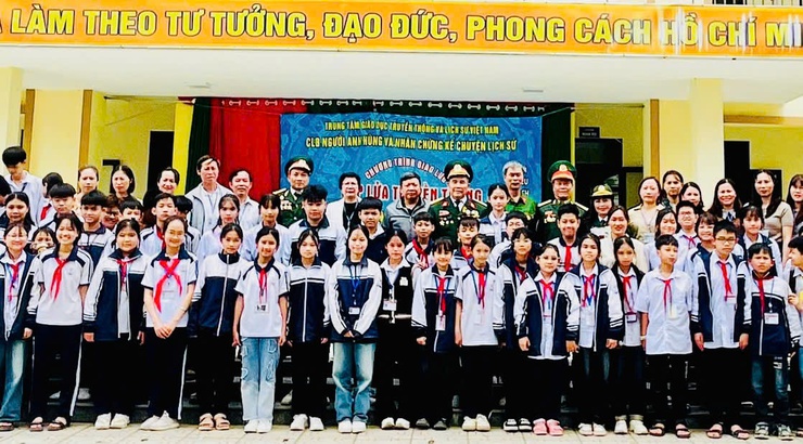Thiết thực chương trình giao lưu tiếp lửa truyền thống tại trường Trường THCS Phù Lưu và THCS Hoa Sơn - Ứng Hoà- Ảnh 4.