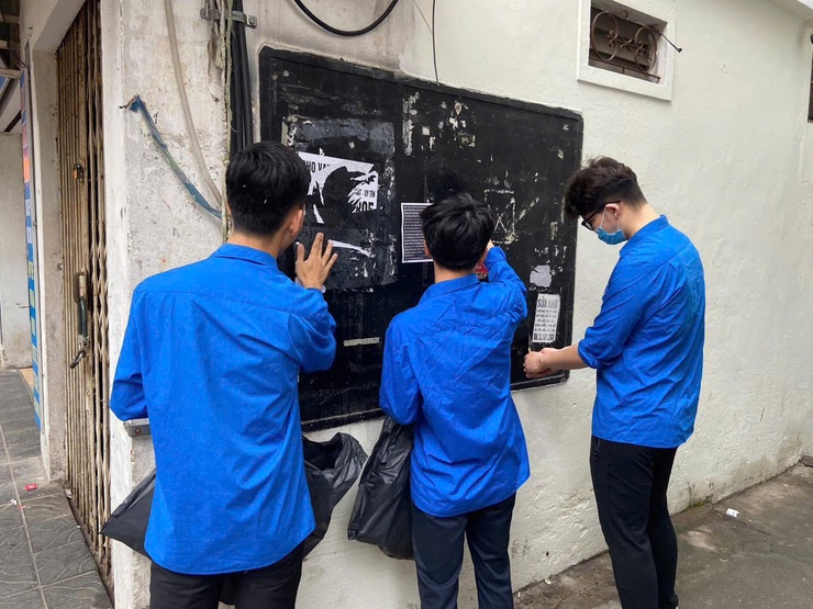 Đoàn Thanh niên Cộng sản Hồ Chí Minh phường Tương Mai tổ chức ra quân ngày cao điểm “Tình nguyện chung tay xây dựng văn minh đô thị”- Ảnh 8.