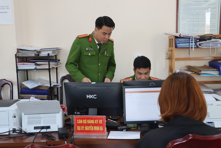        Công an cấp xã, thị trấn thực hiện các nhiệm vụ mới 
                           khi không còn công an cấp huyện   
                                                - Ảnh 3.