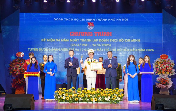 Phú Xuyên có 2 gương trong số 10 Gương mặt trẻ Thủ đô Tiêu biểu- Ảnh 2.