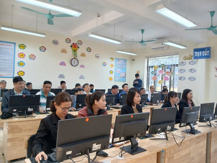 LỚP HỌC ỨNG DỤNG TRÍ TUỆ NHÂN TẠO (AI)- Ảnh 1.