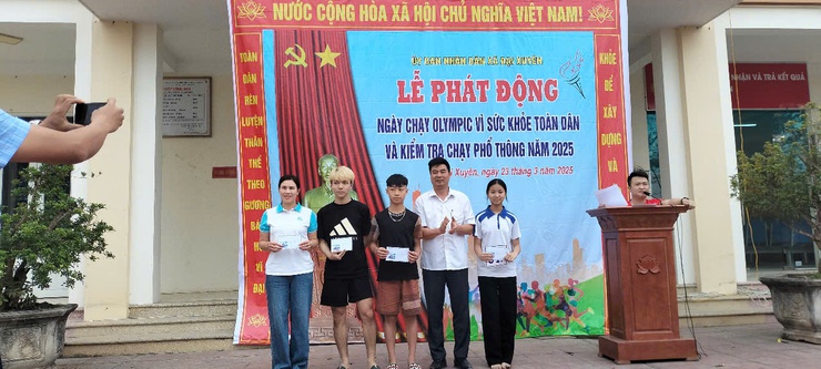 Đại Xuyên tổ chức Lễ phát động ngày chạy Olympic vì sức khỏe toàn dân và kiểm tra chạy phổ thông năm 2025- Ảnh 2.