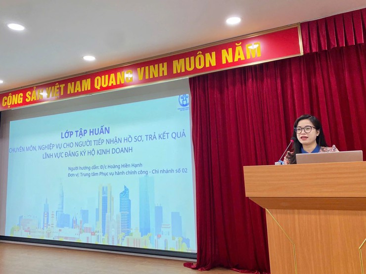 Hà Nội: Trung tâm Phục vụ hành chính công Thành phố tổ chức tập huấn cho nhân sự mới- Ảnh 3.