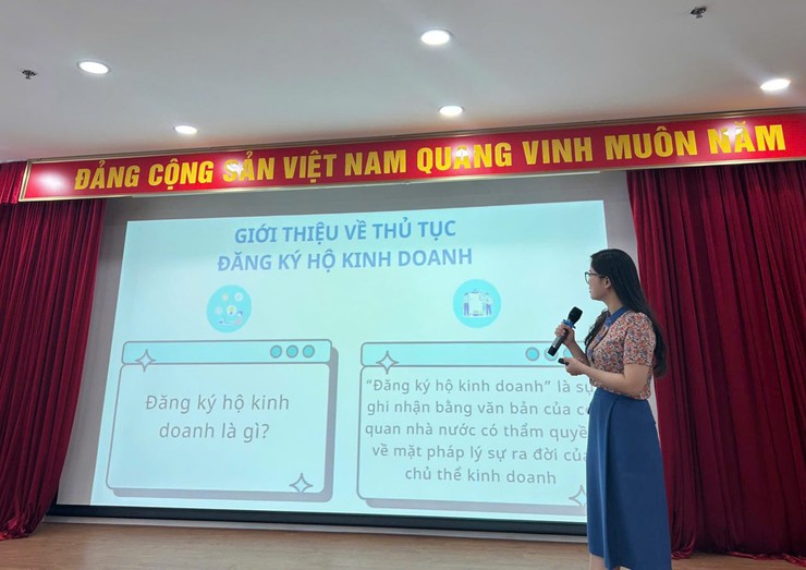 Hà Nội: Trung tâm Phục vụ hành chính công Thành phố tổ chức tập huấn cho nhân sự mới- Ảnh 4.