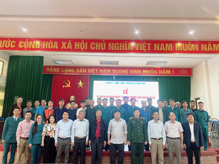 DÂN QUÂN TỰ VỆ VIỆT NAM - 90 NĂM XÂY DỰNG, CHIẾN ĐẤU VÀ TRƯỞNG THÀNH- Ảnh 23.