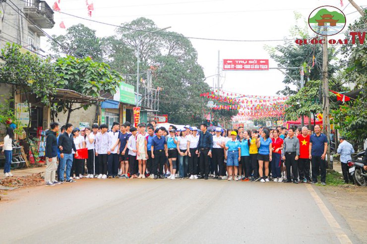Gần 200 vận động viên xã Hoà Thạch hưởng ứng Ngày chạy Olympic vì sức khỏe toàn dân năm 2025- Ảnh 3.