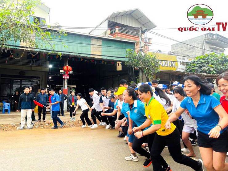 Gần 200 vận động viên xã Hoà Thạch hưởng ứng Ngày chạy Olympic vì sức khỏe toàn dân năm 2025- Ảnh 4.