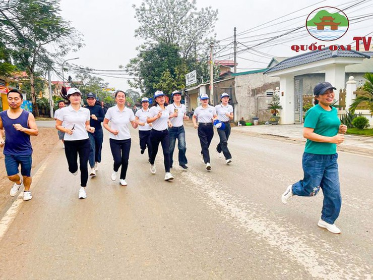 Gần 200 vận động viên xã Hoà Thạch hưởng ứng Ngày chạy Olympic vì sức khỏe toàn dân năm 2025- Ảnh 5.