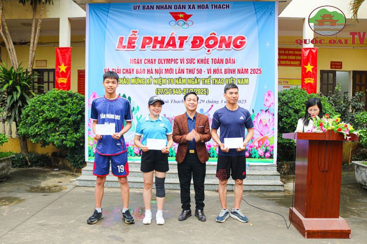 Gần 200 vận động viên xã Hoà Thạch hưởng ứng Ngày chạy Olympic vì sức khỏe toàn dân năm 2025- Ảnh 6.