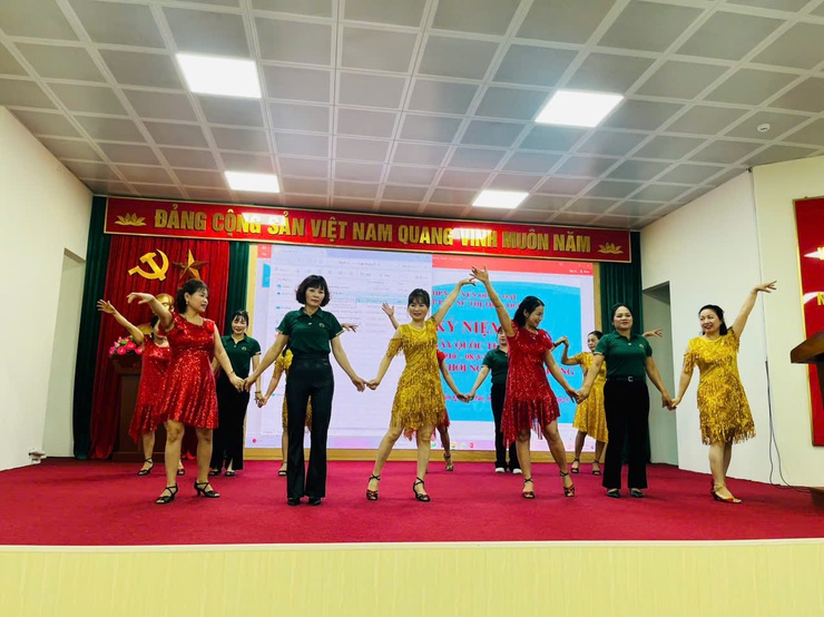 Hội LHPN Thị trấn Quốc Oai tổ chức lễ kỷ niệm 115 năm Ngày Quốc tế Phụ nữ (8/3/1910-8/3/2025) và 185 năm cuộc khởi nghĩa Hai Bà Trưng- Ảnh 8.