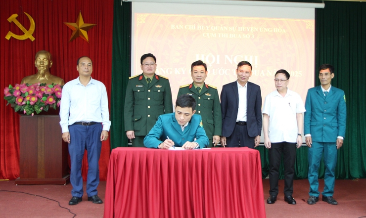 Cụm thi đua số 3 Ban chỉ huy quân sự huyện tổ chức hội nghị đăng kí thi đua năm 2025- Ảnh 6.