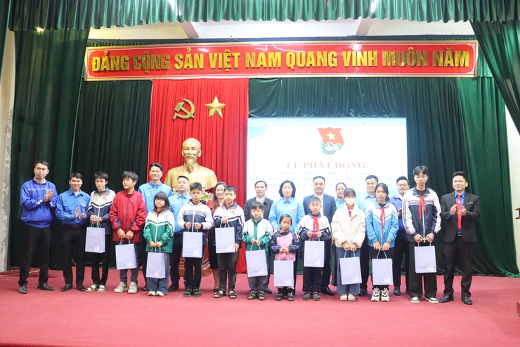 Cụm đoàn TTPX - Tân Dân ra quân Tháng Thanh niên năm 2025, phát động đợt thi đua cao điểm chào mừng Đại hội Đảng các cấp nhiệm kỳ 2025-2030- Ảnh 8.