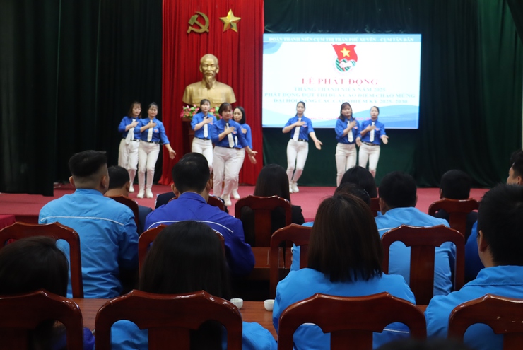 Cụm đoàn TTPX - Tân Dân ra quân Tháng Thanh niên năm 2025, phát động đợt thi đua cao điểm chào mừng Đại hội Đảng các cấp nhiệm kỳ 2025-2030- Ảnh 5.