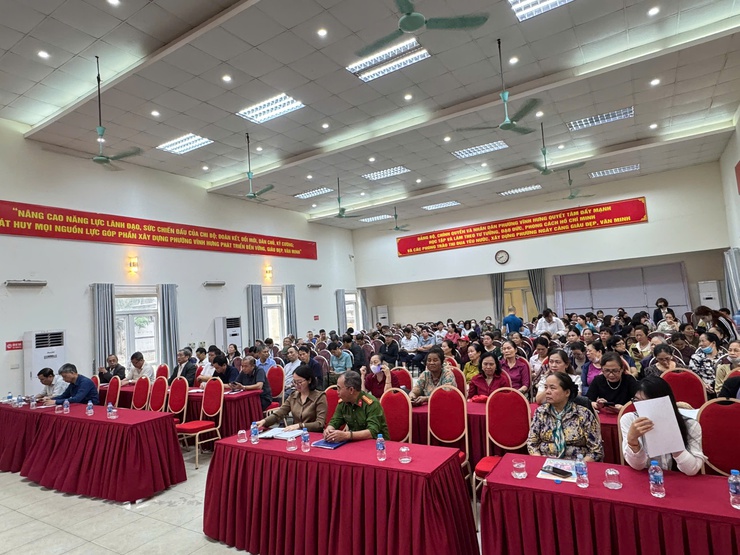 Phường Vĩnh Hưng tổ chức chiến dịch vệ sinh môi trường diệt muỗi, diệt bọ gậy phòng, chống bệnh Sốt xuất huyết năm 2025- Ảnh 3.