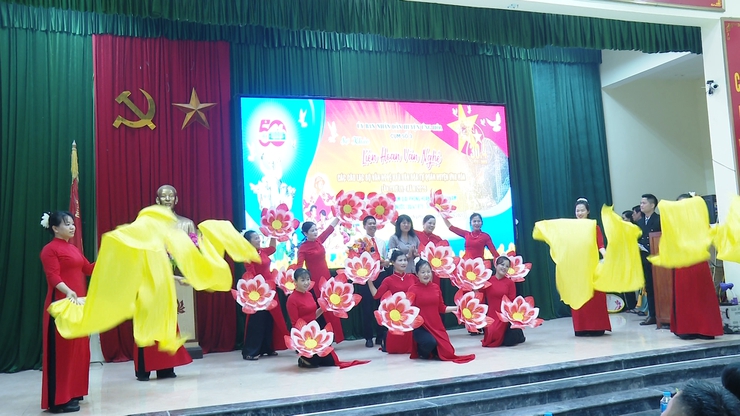 LIÊN HOAN VĂN NGHỆ CÁC CÂU LẠC BỘ NHÀ VĂN HÓA TỰ QUẢN CỤM SỐ 3 - HUYỆN ỨNG HÒA NĂM 2025.- Ảnh 6.