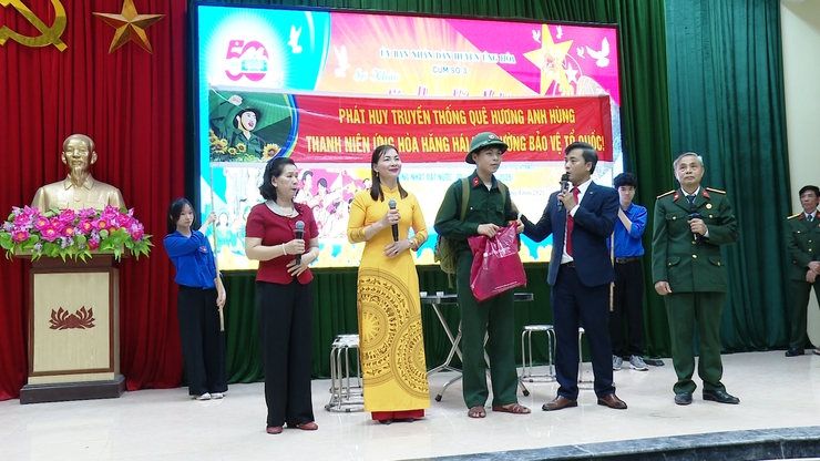 LIÊN HOAN VĂN NGHỆ CÁC CÂU LẠC BỘ NHÀ VĂN HÓA TỰ QUẢN CỤM SỐ 3 - HUYỆN ỨNG HÒA NĂM 2025.- Ảnh 2.