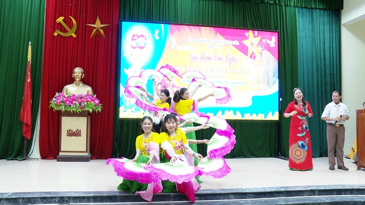 LIÊN HOAN VĂN NGHỆ CÁC CÂU LẠC BỘ NHÀ VĂN HÓA TỰ QUẢN CỤM SỐ 3 - HUYỆN ỨNG HÒA NĂM 2025.- Ảnh 5.