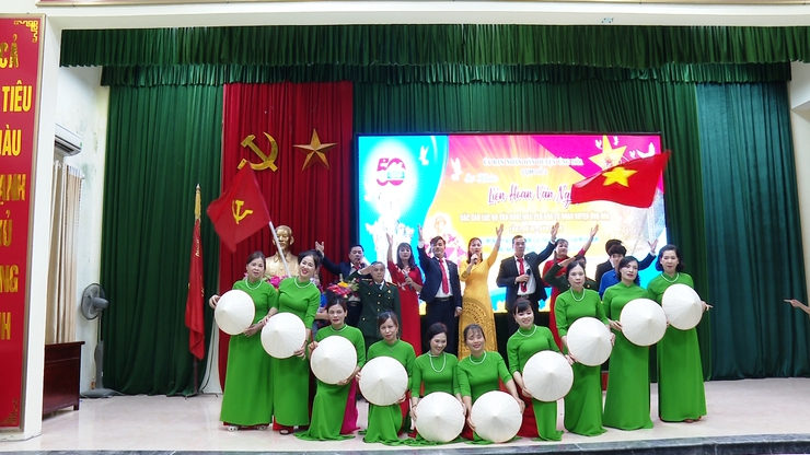 LIÊN HOAN VĂN NGHỆ CÁC CÂU LẠC BỘ NHÀ VĂN HÓA TỰ QUẢN CỤM SỐ 3 - HUYỆN ỨNG HÒA NĂM 2025.- Ảnh 3.
