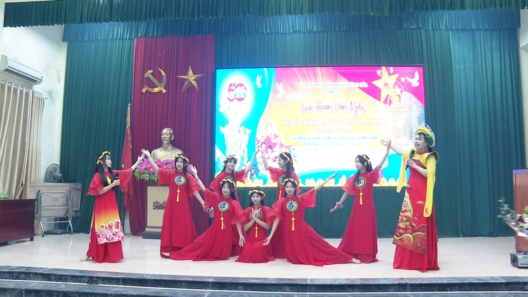 LIÊN HOAN VĂN NGHỆ CÁC CÂU LẠC BỘ NHÀ VĂN HÓA TỰ QUẢN CỤM SỐ 3 - HUYỆN ỨNG HÒA NĂM 2025.- Ảnh 7.