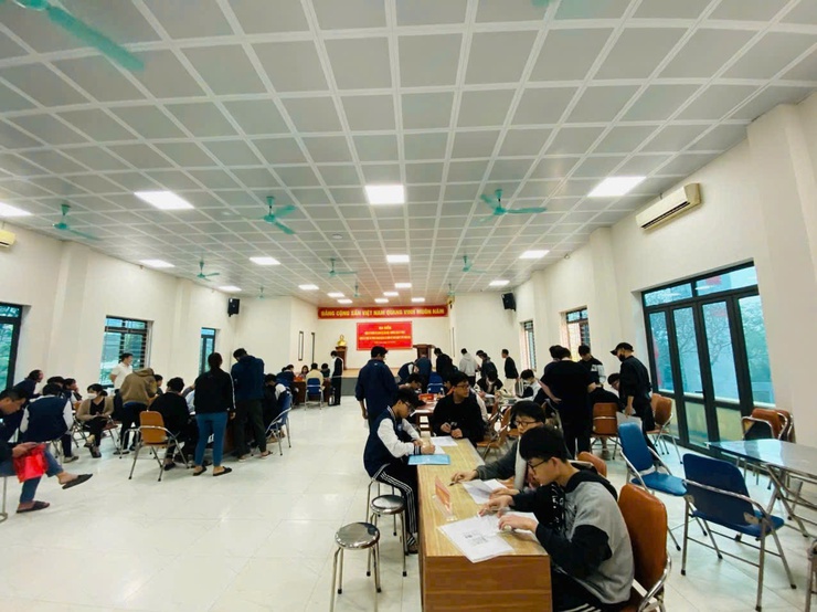 Phường Lĩnh Nam tổ chức đăng ký NVQS, quân nhân dự bị, phương tiện kỹ thuật và dân quân tự vệ năm 2025.- Ảnh 1.