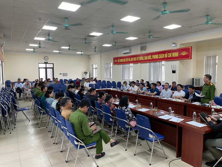 Hội nghị quán triệt các quy định về phòng cháy chữa cháy cho chủ các hộ cho thuê trọ trên địa bàn phường.- Ảnh 2.