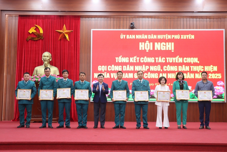       Phú Xuyên  làm tốt công tác nhập ngũ năm 2025- Ảnh 2.