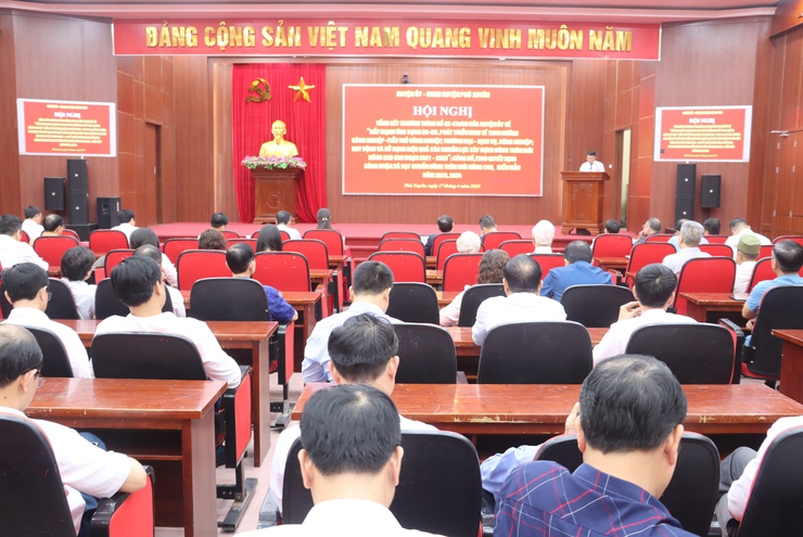 Huyện Phú Xuyên tổng kết chương tình số 02; công bố quyết định các xã đạt chuẩn NTM nâng cao, NTM kiểu mẫu năm 2023, 2024.- Ảnh 1.