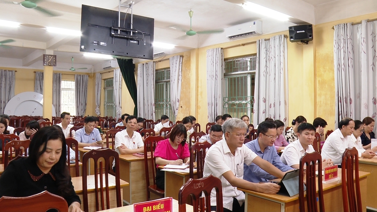 HĐND huyện Ứng Hòa tổ chức Kỳ họp thứ 21 - thông qua nhiều nội dung quan trọng về đầu tư công và ngân sách.- Ảnh 2.