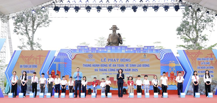 Hà Nội phát động Tháng hành động về An toàn, vệ sinh lao động và Tháng Công nhân năm 2025- Ảnh 4.