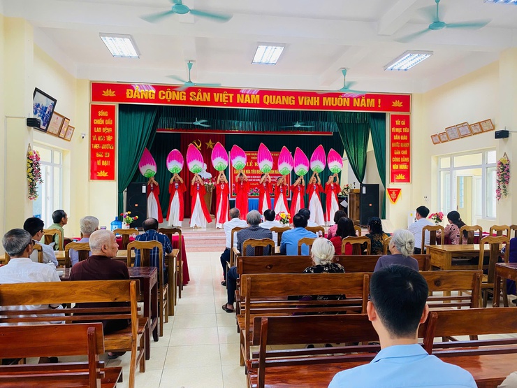 UBND XÃ LIÊN BẠT TỔ CHỨC THÀNH CÔNG LỄ RA MẮT "LÀNG VĂN HOÁ TIÊU BIỂU, VĂN MINH" NĂM 2025- Ảnh 3.