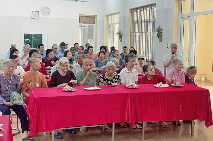 Trung tâm Bảo trợ xã hội 2 Hà Nội tổ chức buổi gặp mặt đối tượng nhân ngày khuyết tật Việt Nam
- Ảnh 2.