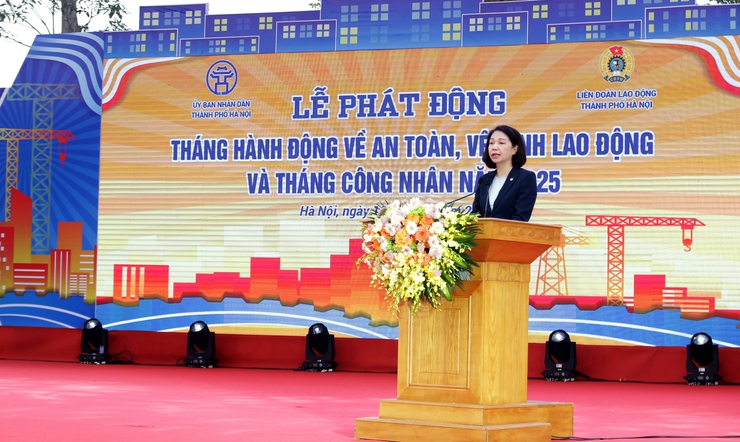 Hà Nội phát động Tháng hành động về An toàn, vệ sinh lao động và Tháng Công nhân năm 2025- Ảnh 1.