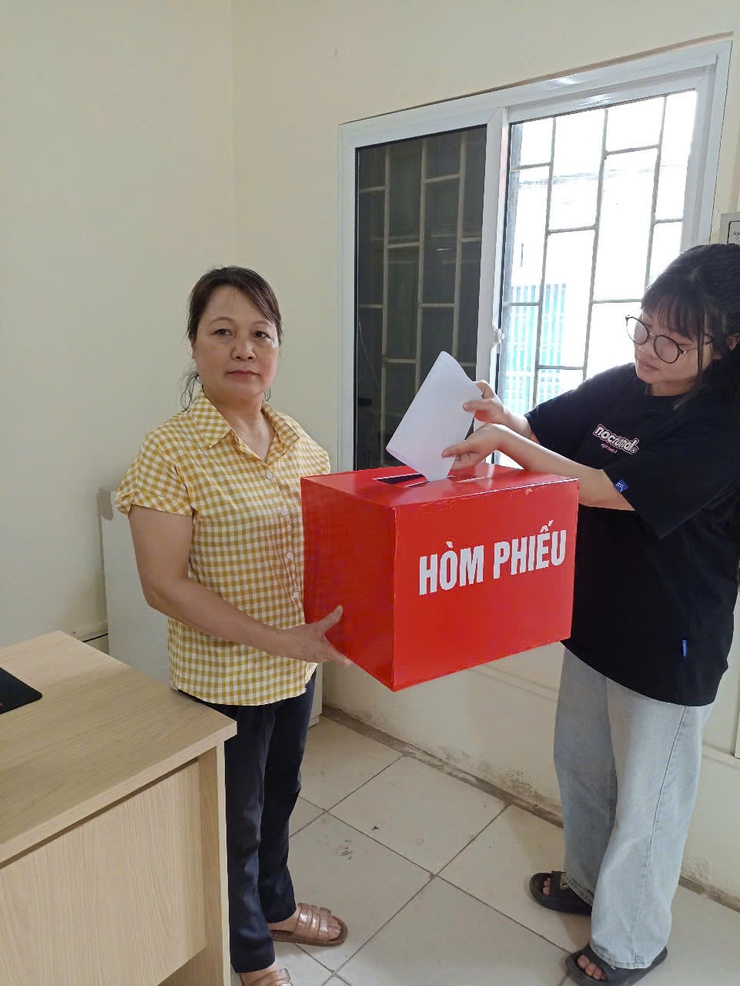  LẤY Ý KIẾN NHÂN DÂN VỀ SẮP XẾP ĐƠN VỊ HÀNH CHÍNH CẤP XÃ TRÊN ĐỊA BÀN QUẬN HOÀNG MAI TẠI PHƯỜNG LĨNH NAM - Ảnh 2.