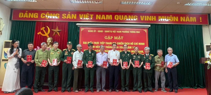 Đảng ủy - UBND-UBMTTQ phường Tương Mai tổ chức Hội nghị gặp mặt các đại biểu trực tiếp tham gia làm nên đại thắng mùa xuân năm 1975 nhân kỷ niệm 50 năm ngày giải phóng Miền Nam, thống nhất đất nước (30/4/1975-30/4/2025)- Ảnh 4.