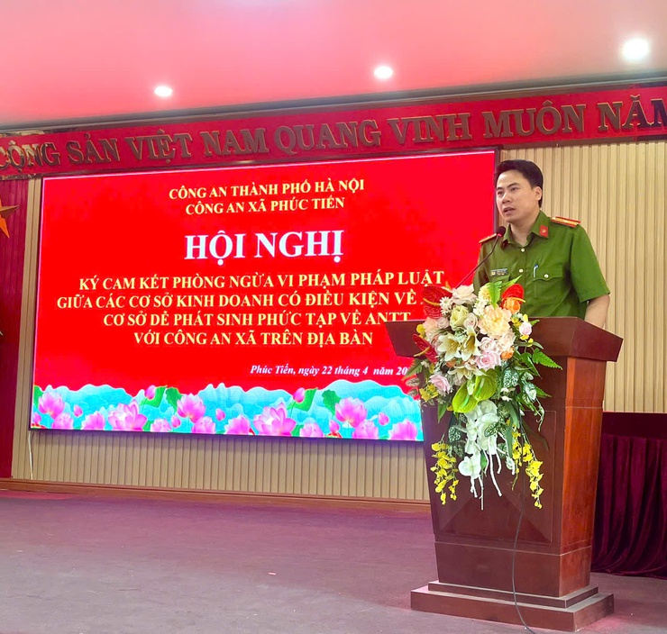 Công an xã Phúc Tiến tổ chức  hội nghị tuyên truyền, phổ biến pháp luật và ký cam kết phòng, chống tội phạm- Ảnh 1.