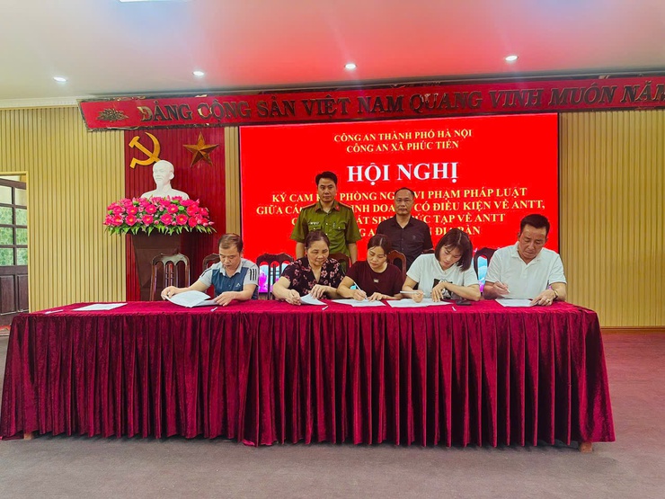 Công an xã Phúc Tiến tổ chức  hội nghị tuyên truyền, phổ biến pháp luật và ký cam kết phòng, chống tội phạm- Ảnh 3.