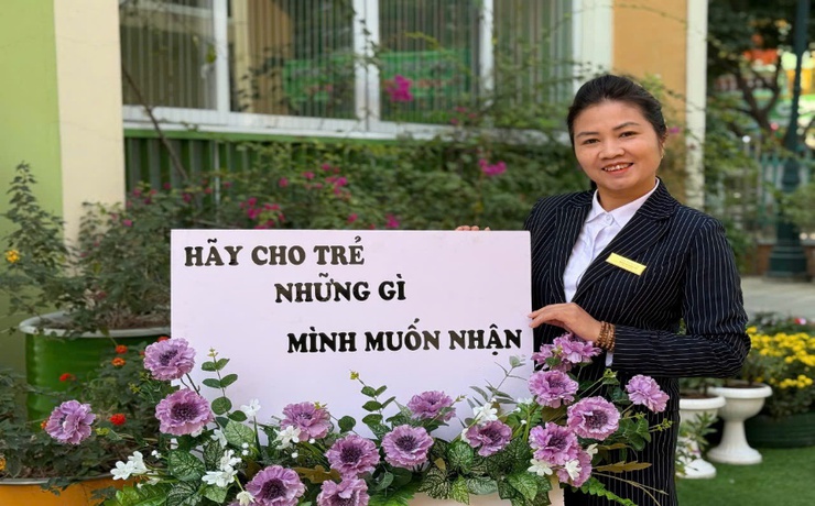 Cô Phó Hiệu trưởng Nguyễn Thị Phương Thảo - Tận tụy, sáng tạo vì một ngôi trường hạnh phúc- Ảnh 1. Cô Phó Hiệu trưởng Nguyễn Thị Phương Thảo - Tận tụy, sáng tạo vì một ngôi trường hạnh phúc- Ảnh 1.