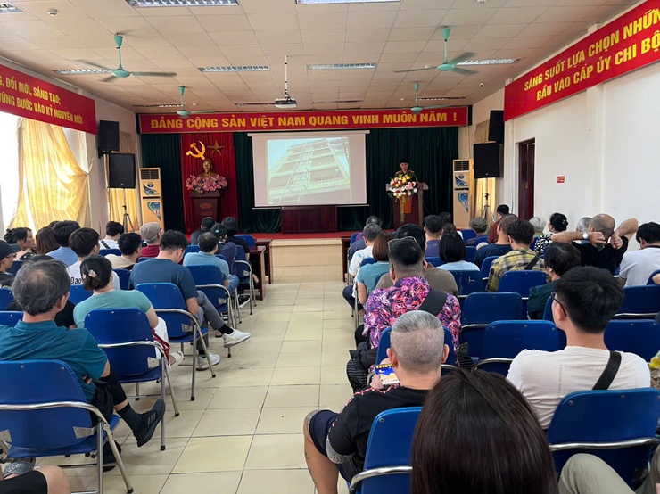Phường Tương Mai tổ chức thực hiện cao điểm tuyên truyền, hướng dẫn an toàn phòng cháy chữa cháy và cứu nạn cứu hộ đối với cơ sở nhà ở nhiều tầng, nhiều căn hộ, nhà cho thuê trọ.- Ảnh 1.