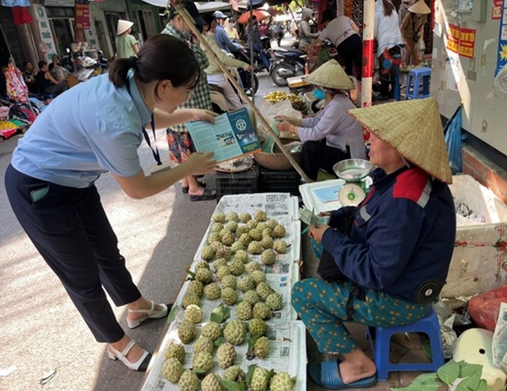 Trung tâm Công tác xã hội và Quỹ bảo trợ trẻ em Hà Nội đẩy mạnh công tác rà soát địa bàn, tập trung, tiếp nhận người lang thang trong dịp lễ 30/4 và 01/5/2025- Ảnh 4.