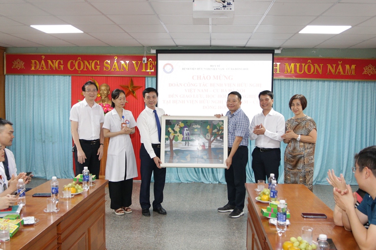 Bệnh viện Hữu nghị Việt Nam – Cu Ba trao đổi kinh nghiệm với Bệnh viện Hữu nghị Việt Nam Cuba Đồng Hới- Ảnh 3.