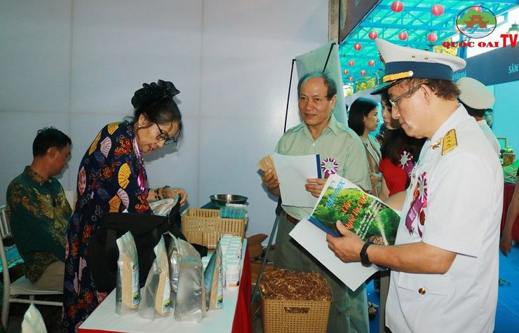Khai mạc Festival Tinh hoa Đông Y Dược Việt Nam 2025: Kết nối văn hóa và sức khỏe trong kỷ nguyên mới- Ảnh 14.