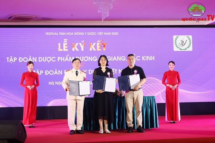 Khai mạc Festival Tinh hoa Đông Y Dược Việt Nam 2025: Kết nối văn hóa và sức khỏe trong kỷ nguyên mới- Ảnh 6.