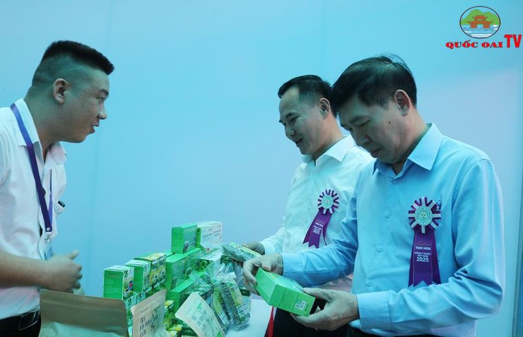 Khai mạc Festival Tinh hoa Đông Y Dược Việt Nam 2025: Kết nối văn hóa và sức khỏe trong kỷ nguyên mới- Ảnh 9.