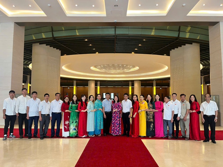 Thị trấn Quốc Oai tổ chức cho cán bộ, công chức tham quan di tích Hoàng thành Thăng Long, Nhà Quốc hội nhân dịp kỷ niệm 50 năm ngày Giải phóng Miền Nam 30/4- Ảnh 17.